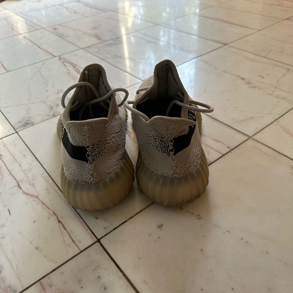 YEEZY BOOST 350 V2 main image 6